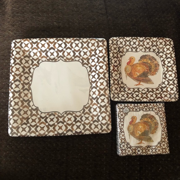 Thanksgiving Place Setting 8 Disposable Square Easy Clean Up - Picture 1 of 6